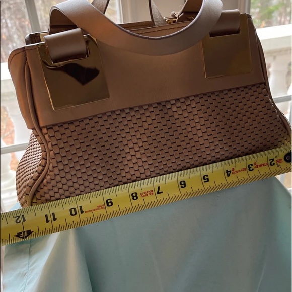 Ellen Tracy Gold woven Leather handbag - Picture 8 of 10